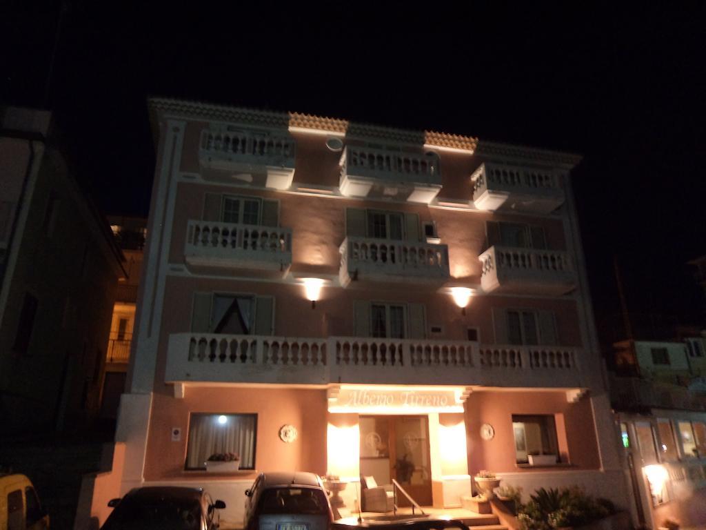 Albergo Tirreno Marina di Camerota Buitenkant foto