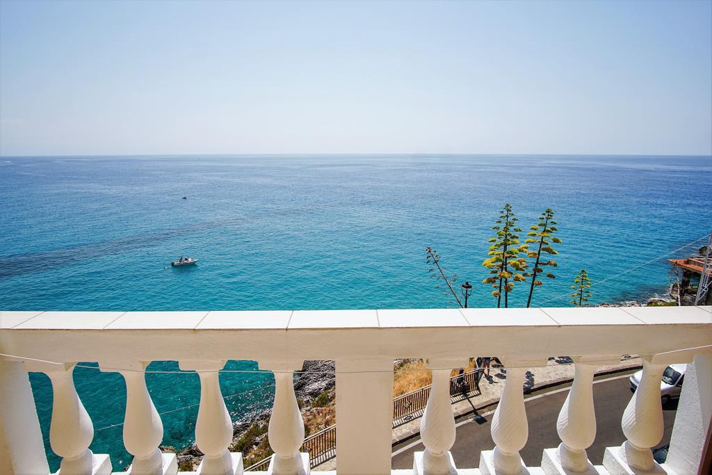 Albergo Tirreno Marina di Camerota Buitenkant foto