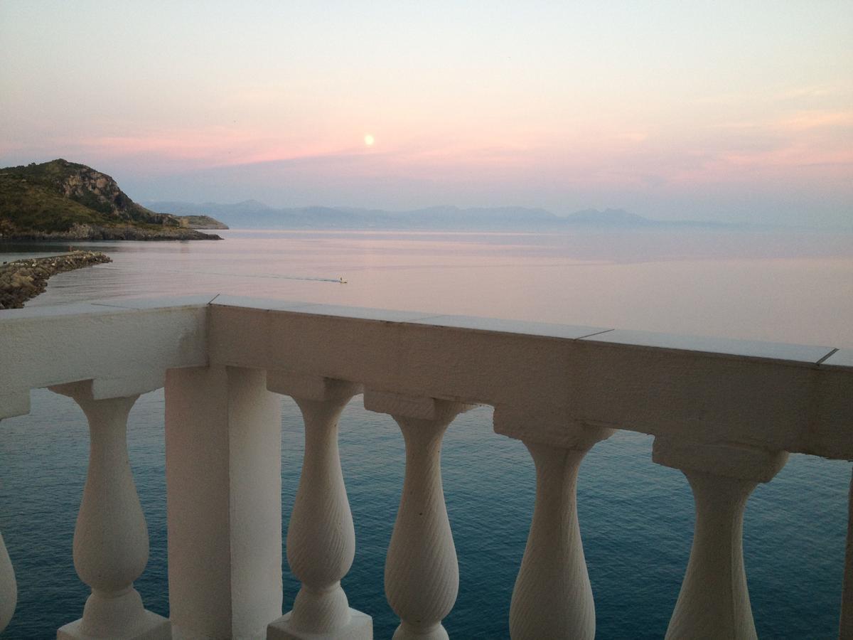 Albergo Tirreno Marina di Camerota Buitenkant foto